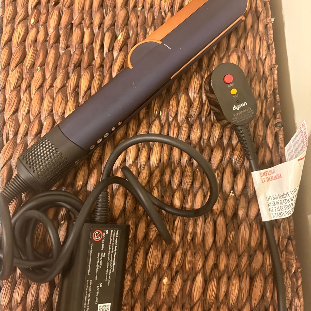 Dyson Airstrait in Prussian Blue